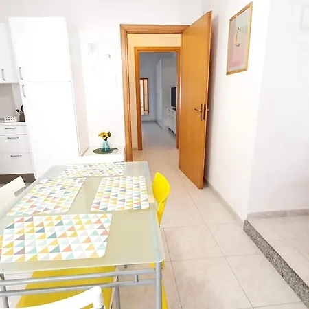 Doctor House - Policlinico Apartament *